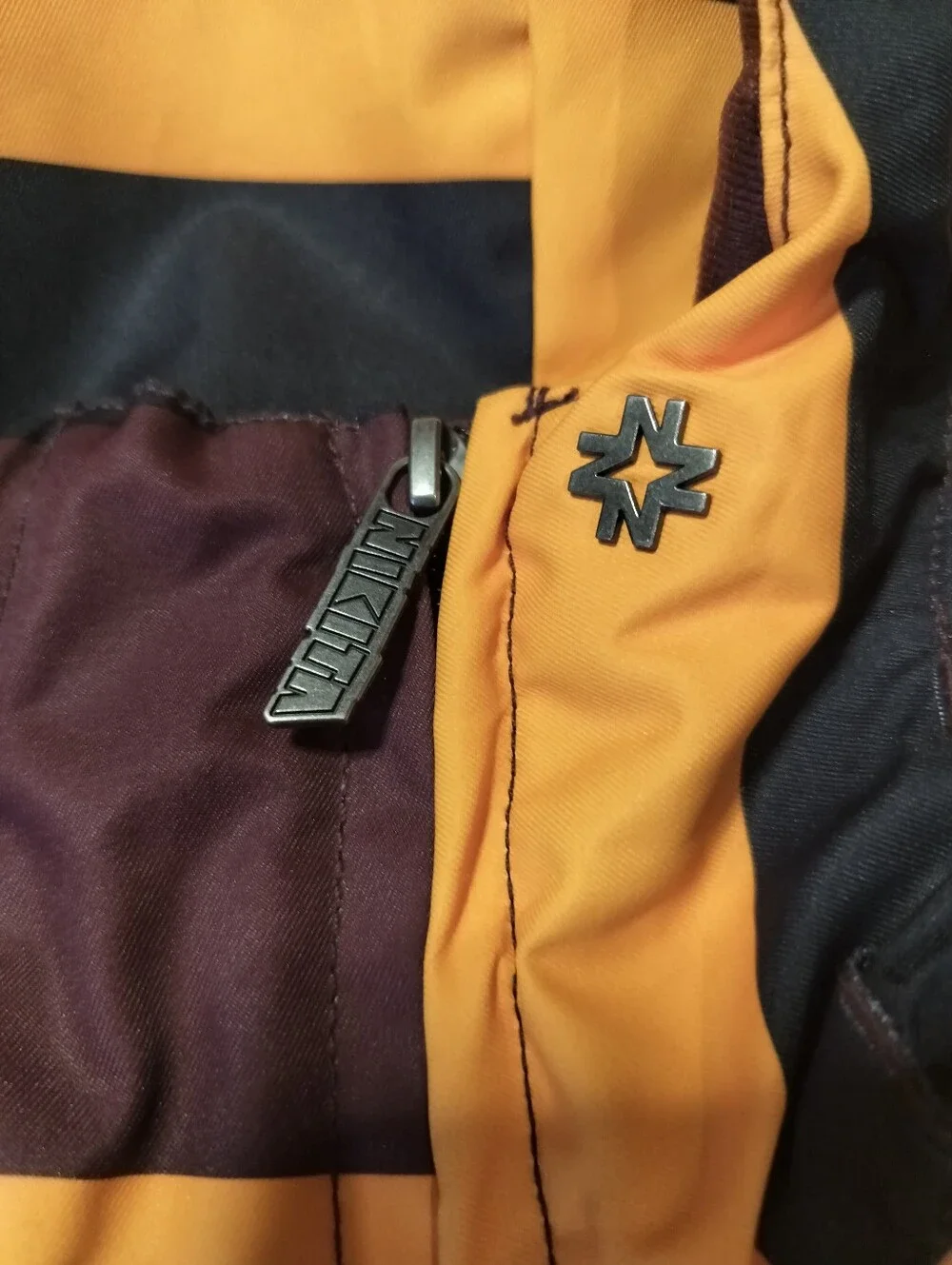 NEW Nikita snowboarding Hooded Snow Skirt Jacket Orange Dark Plum, Black, Medium - Picture 4 of 9